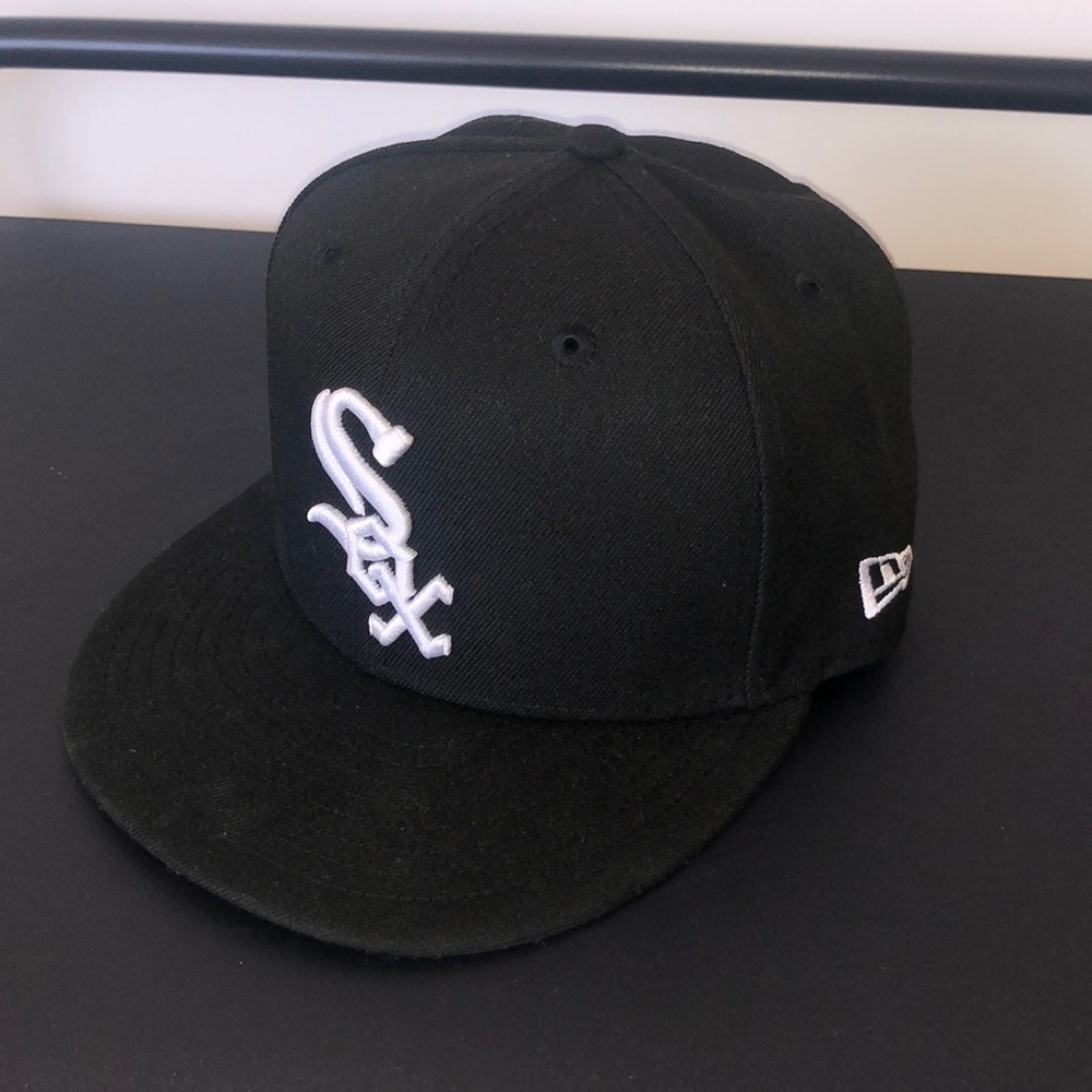 New !Chicago team perfectly clean and love the quality of the material. Resell